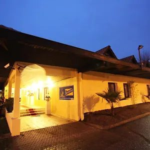Akena City Rillieux Caluire Hotel